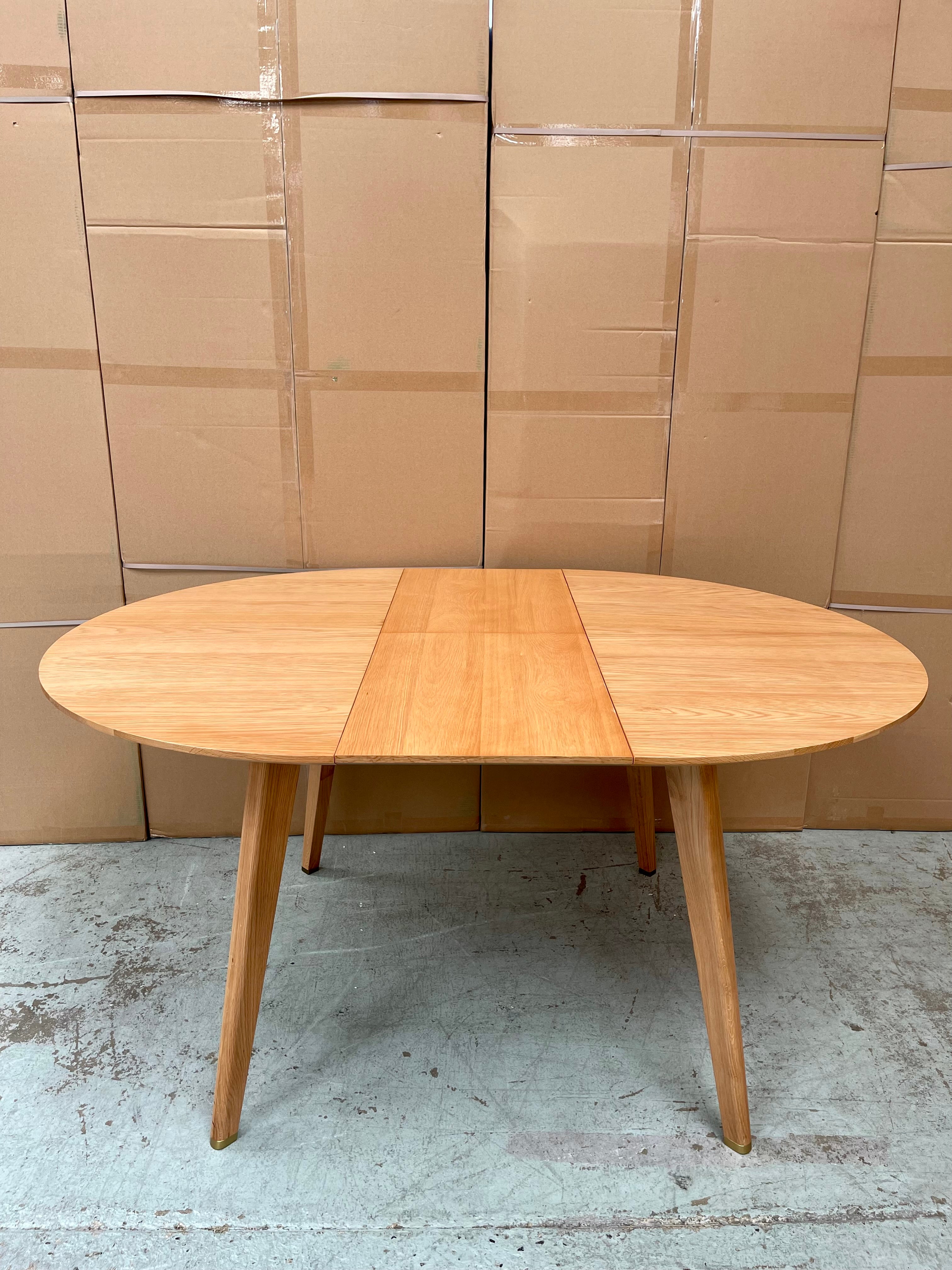 Albers 4-6 Seat Round to Oval Ext Dining Table